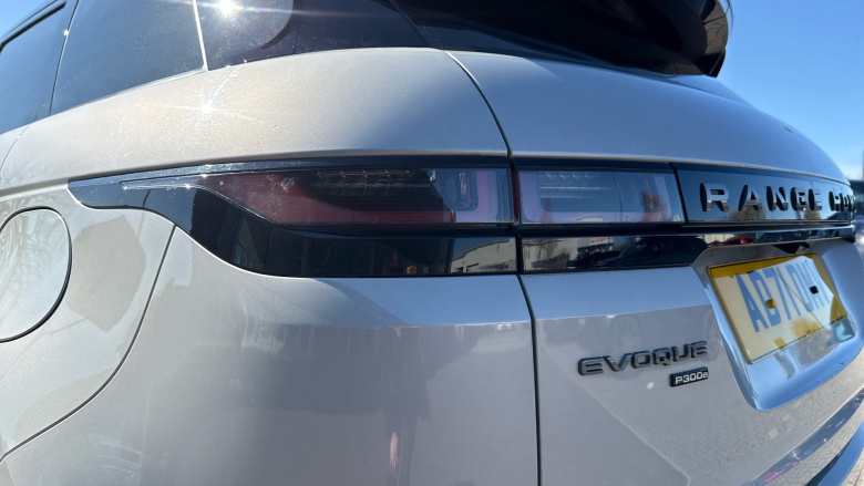 Land Rover Range Rover Evoque 1.5 P300e R-Dynamic SE 5dr Auto Hatchback